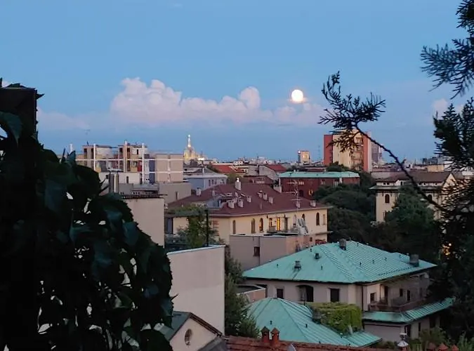 Buonarroti Life Roof Garden Mita アパート *